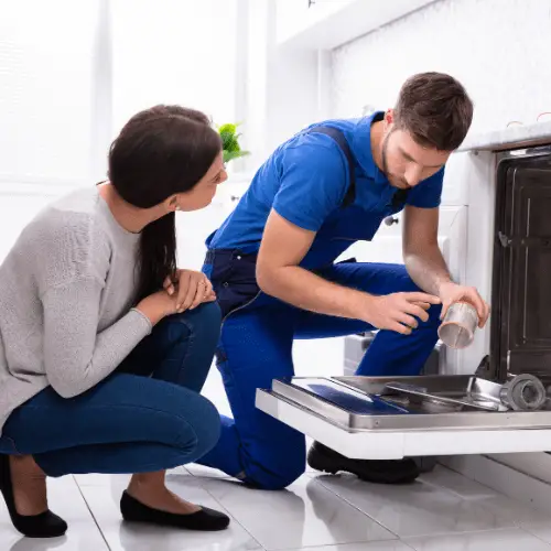 Technician discussing with homeowner for appliance repair in Accokeek MD